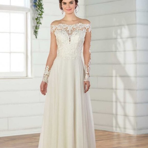 OFF WHITE GOWN WITH PORCELAIN TULLE ILLUSION - Picture 3 of 5